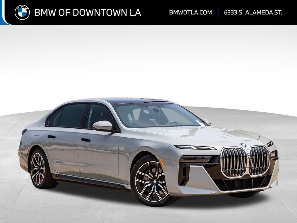 2025 BMW i7 xDrive60 Sedan's photo