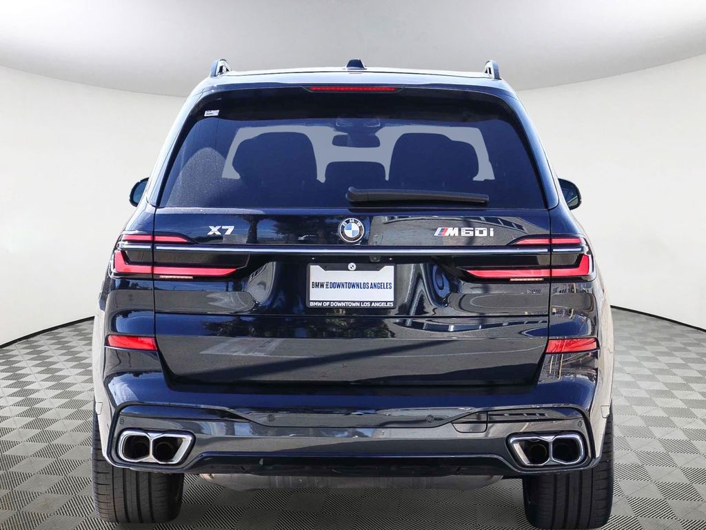2024 BMW X7 M60i photo 4