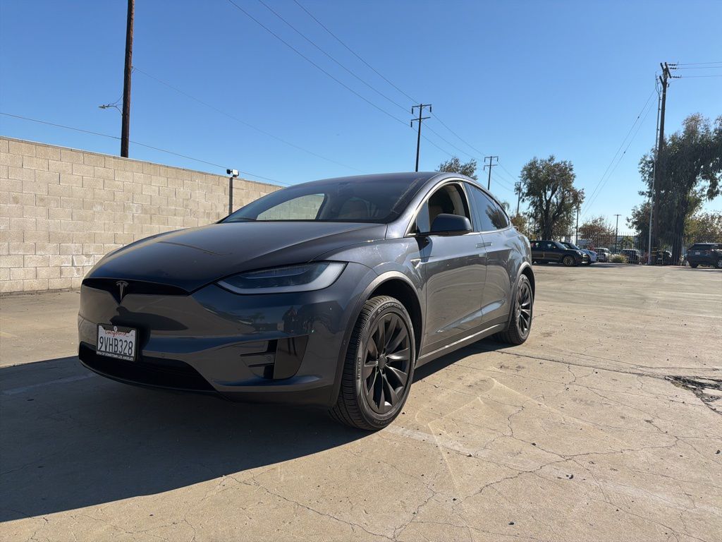 2016 Tesla Model X's photo