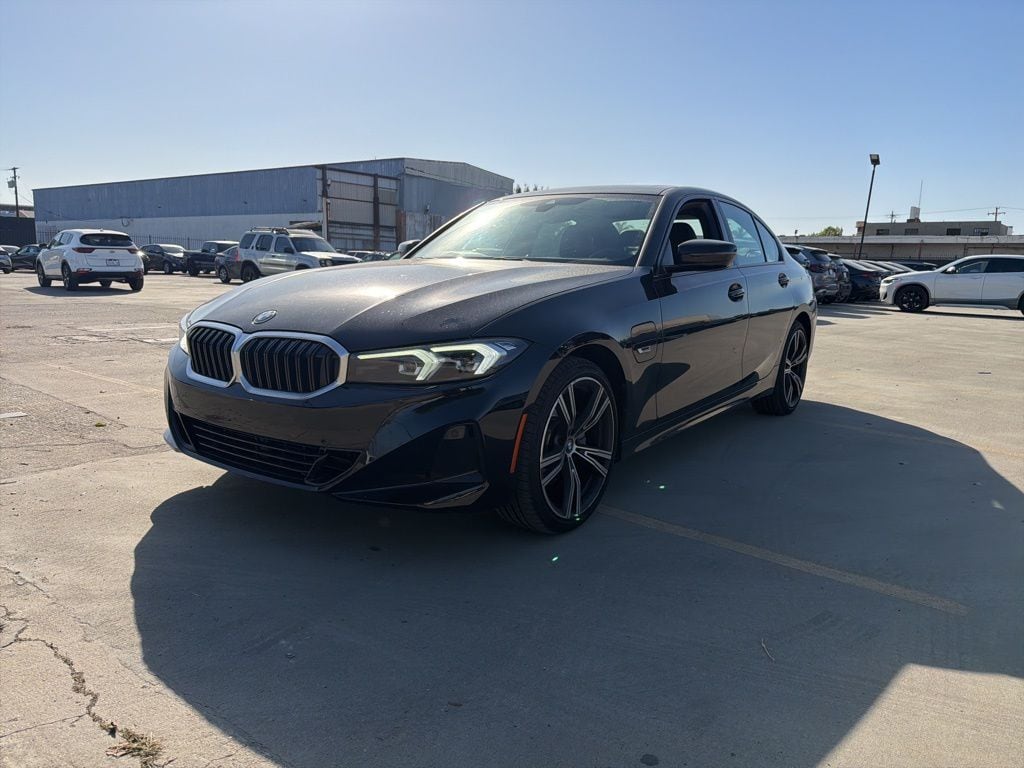 2023 BMW 3 Series 330e