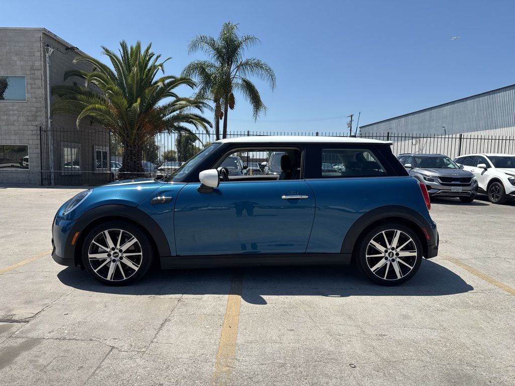 2023 Mini Cooper Hardtop S photo 2