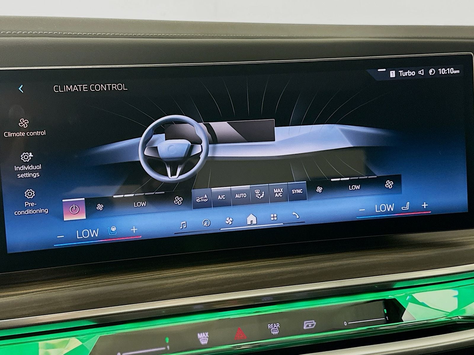 2026 BMW 7 Series 750e - Photo 26