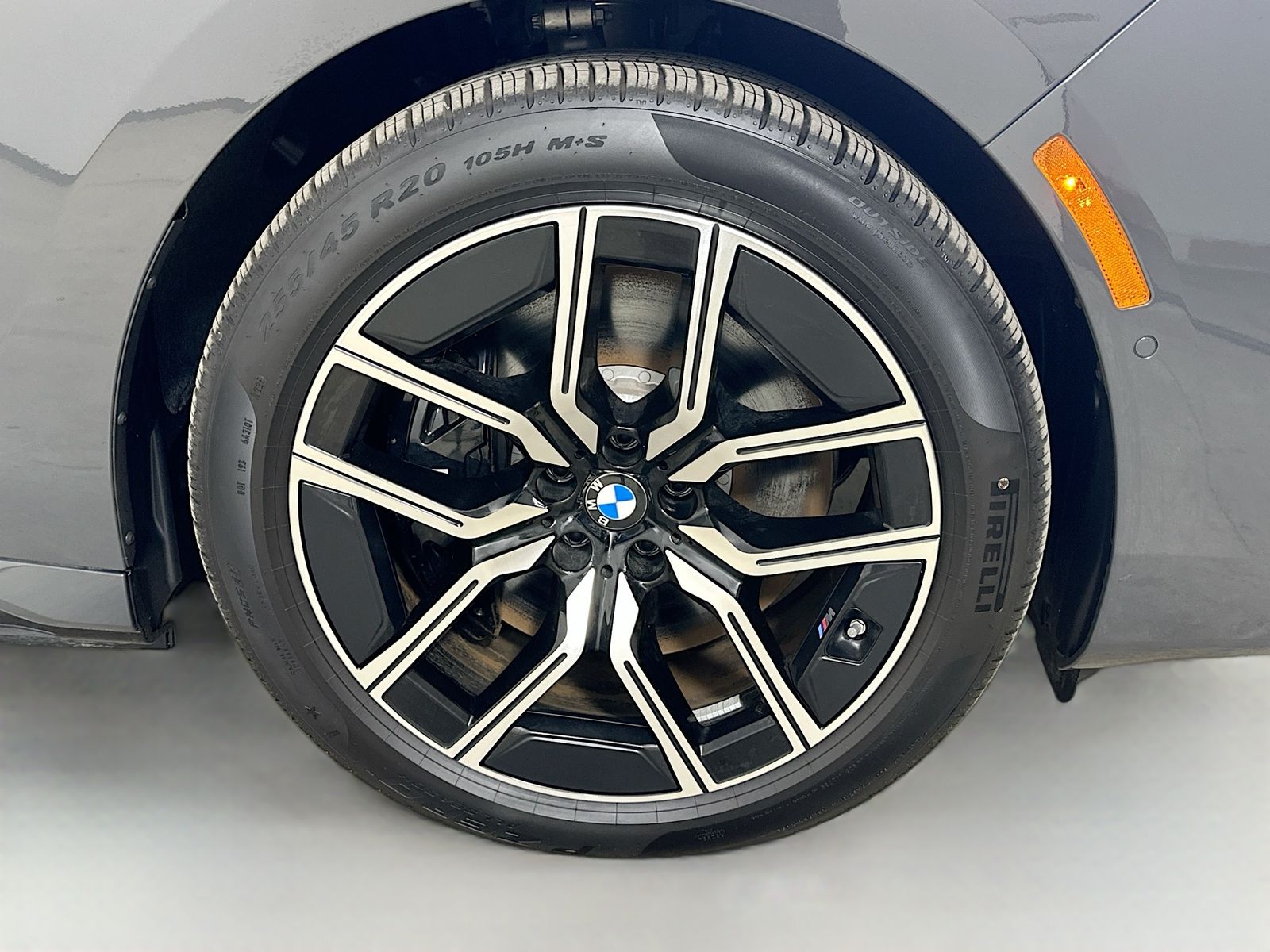 2026 BMW 7 Series 750e - Photo 10