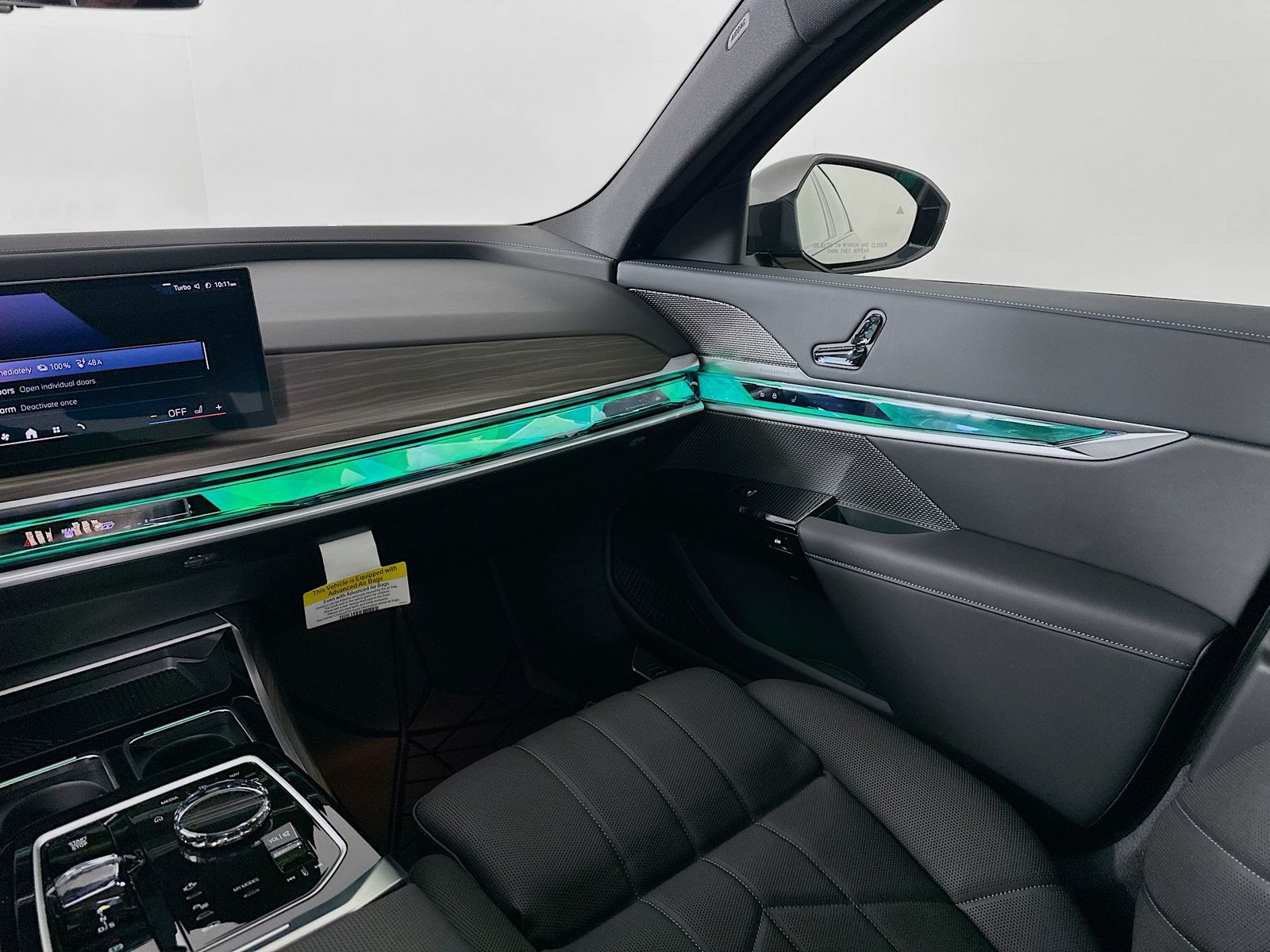 2026 BMW 7 Series 750e - Photo 23