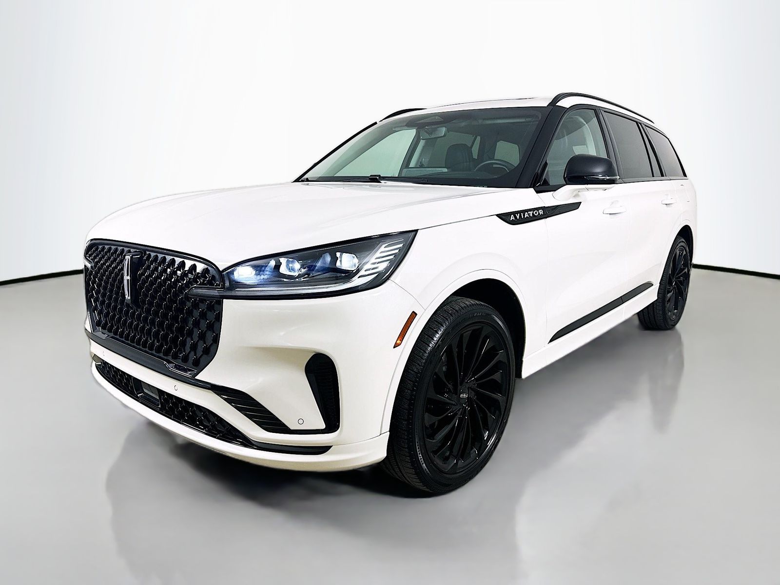 2025 Lincoln Aviator Reserve AWD's photo
