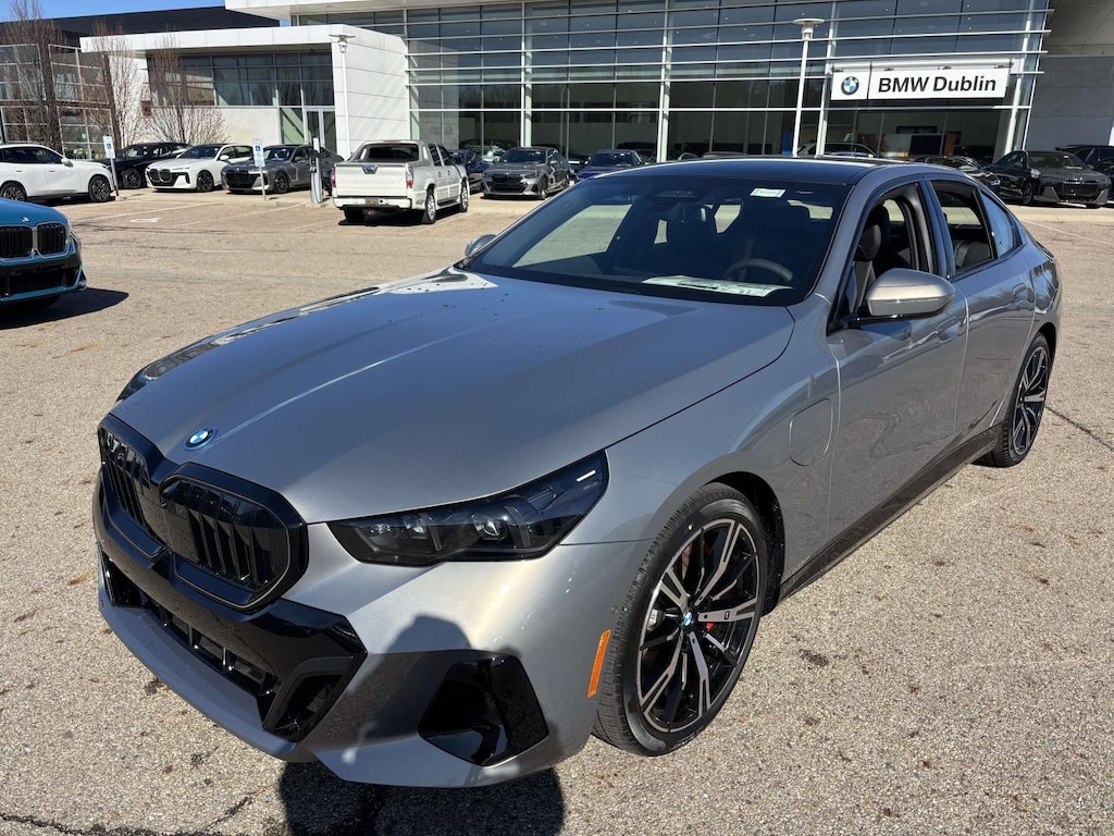 New 2026 BMW 5 Series 550e xDrive Sedan