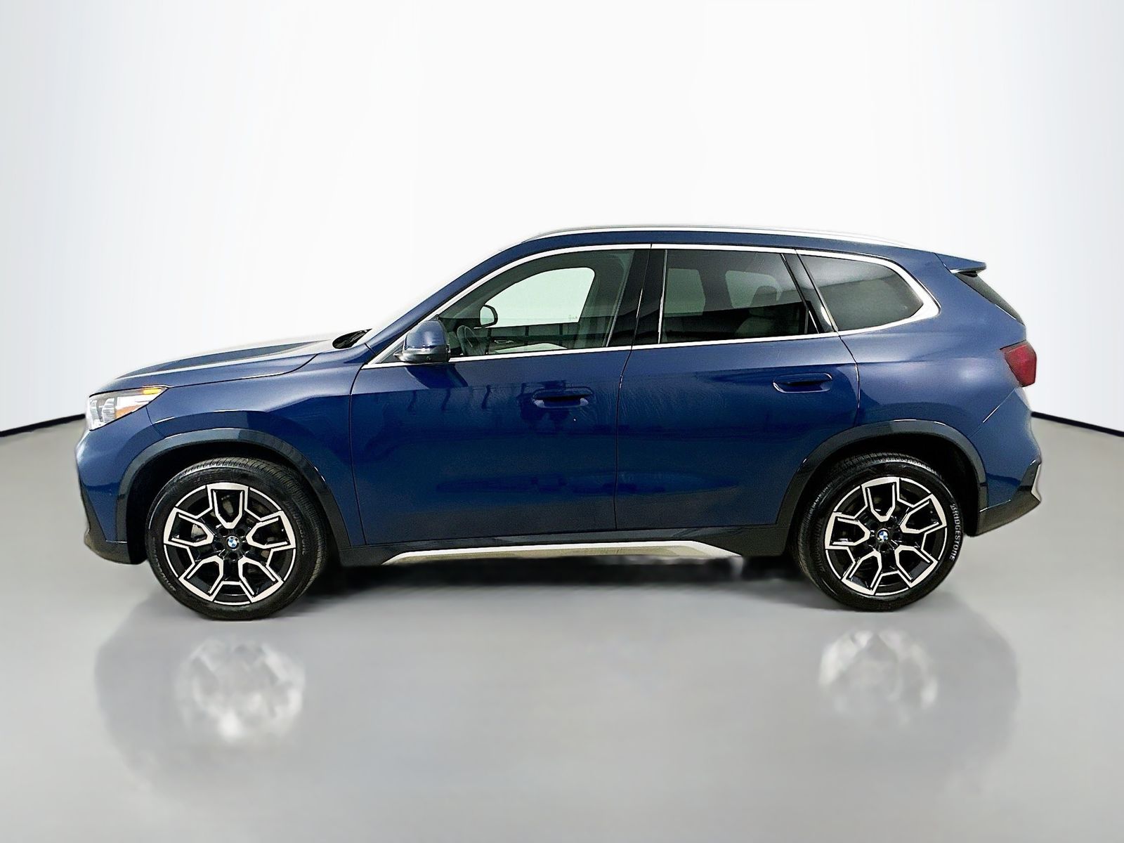 2026 BMW X1 28i - Photo 8