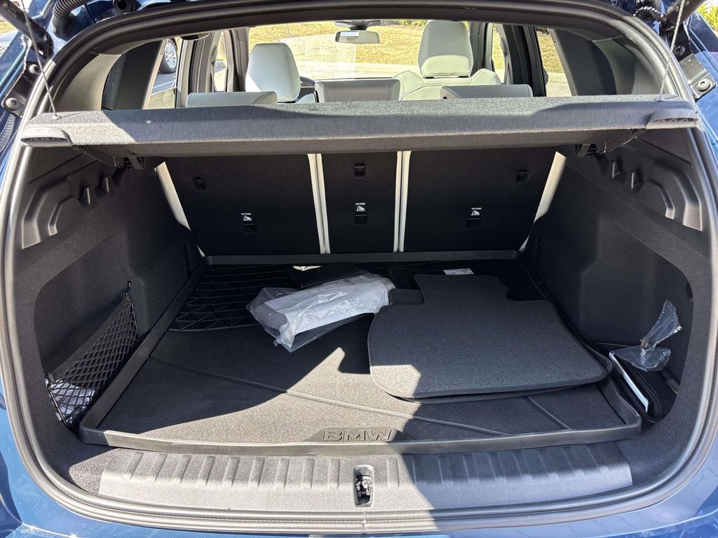 2026 BMW X1 28i - Photo 9