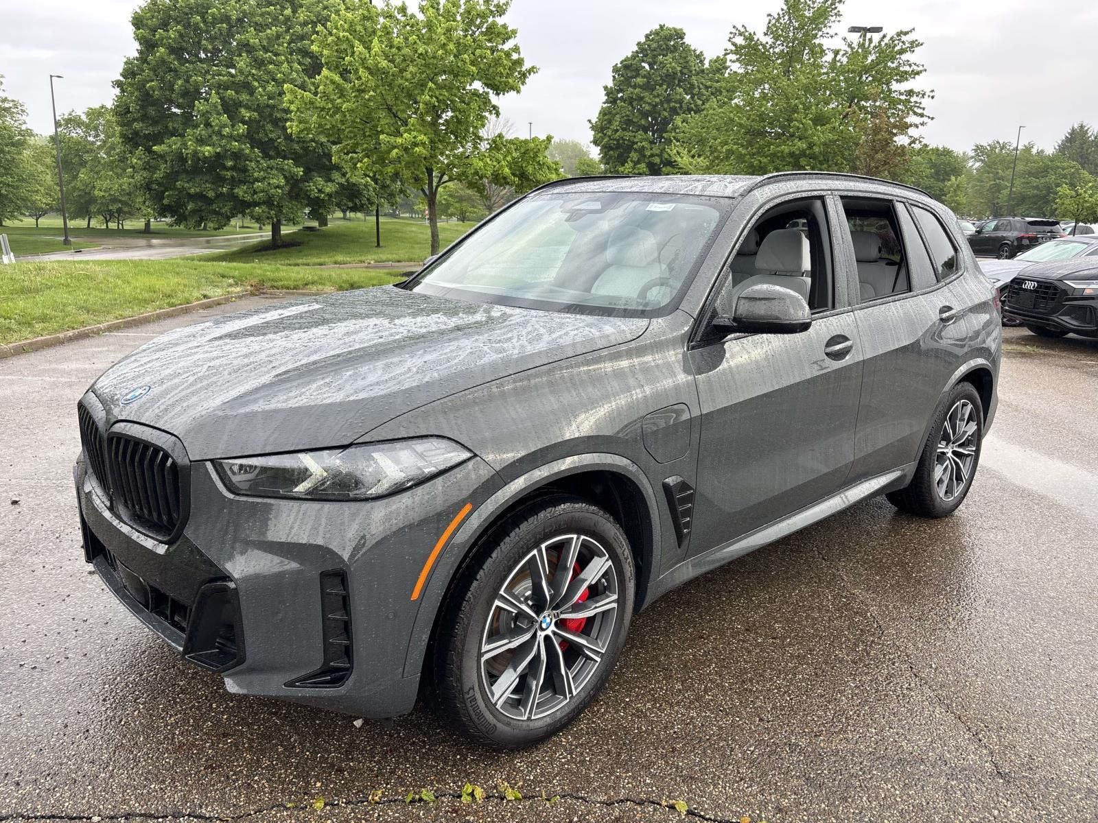 2026 BMW X5 xDrive50e's photo