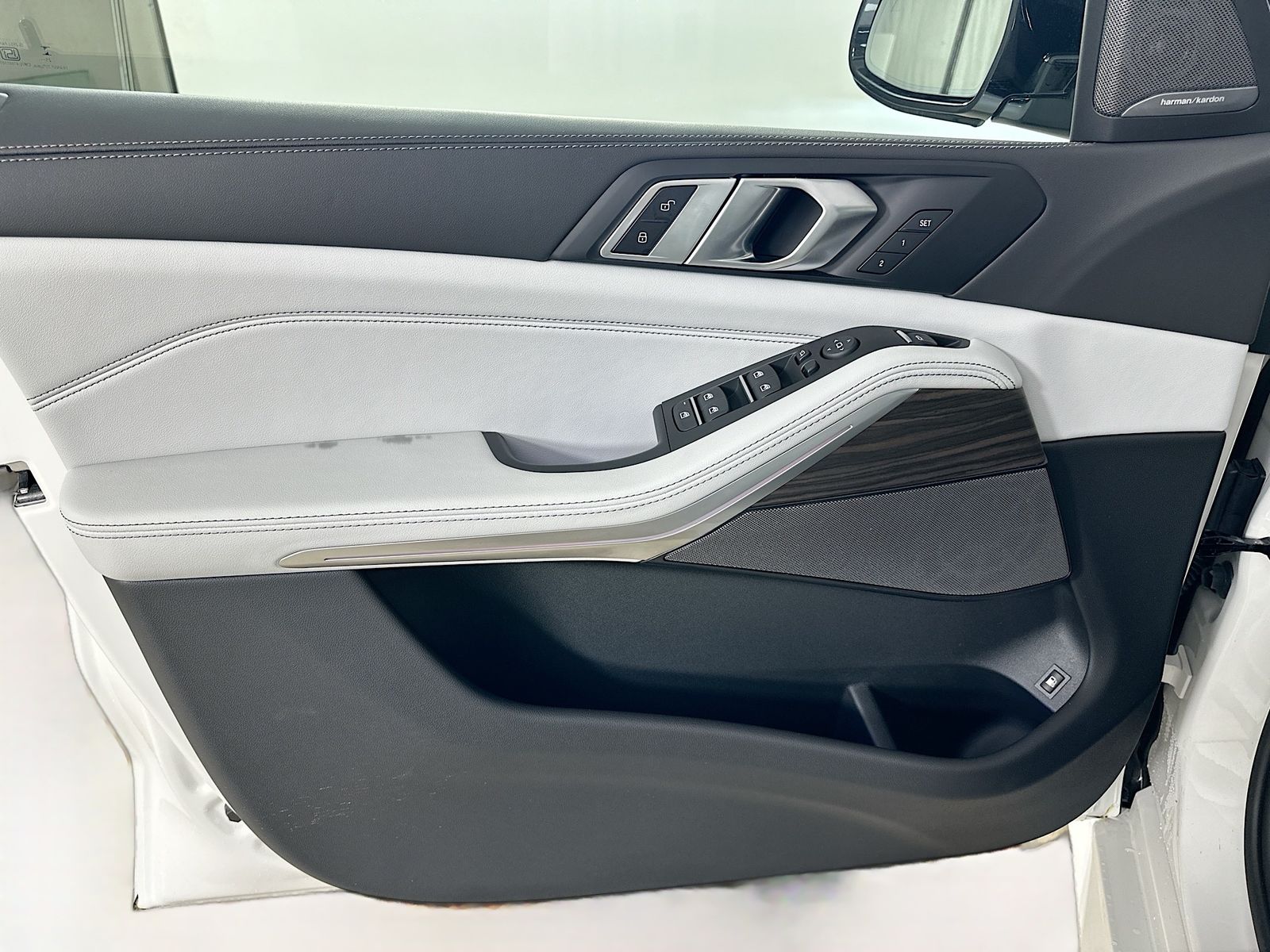 2026 BMW X5 50e - Photo 16