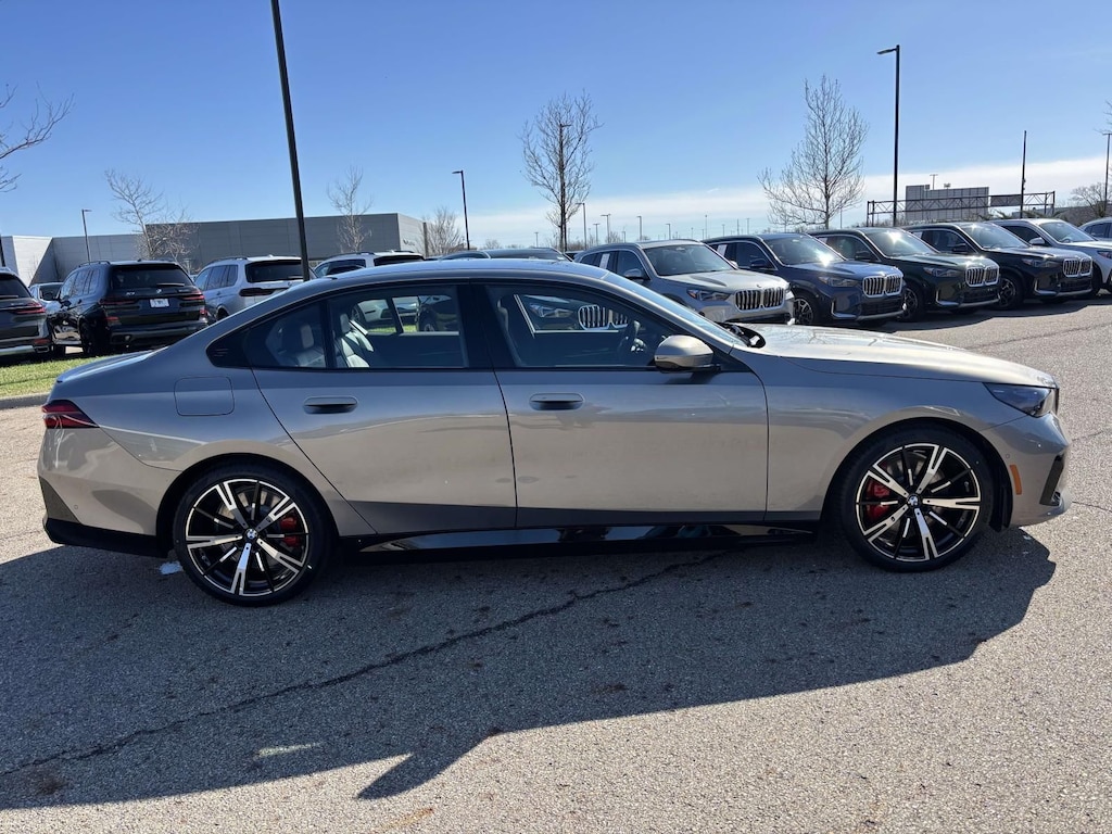 New 2026 BMW 5 Series 550e xDrive Sedan