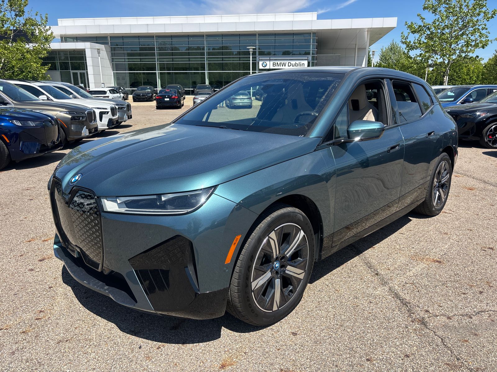 2024 BMW iX xDrive50's photo