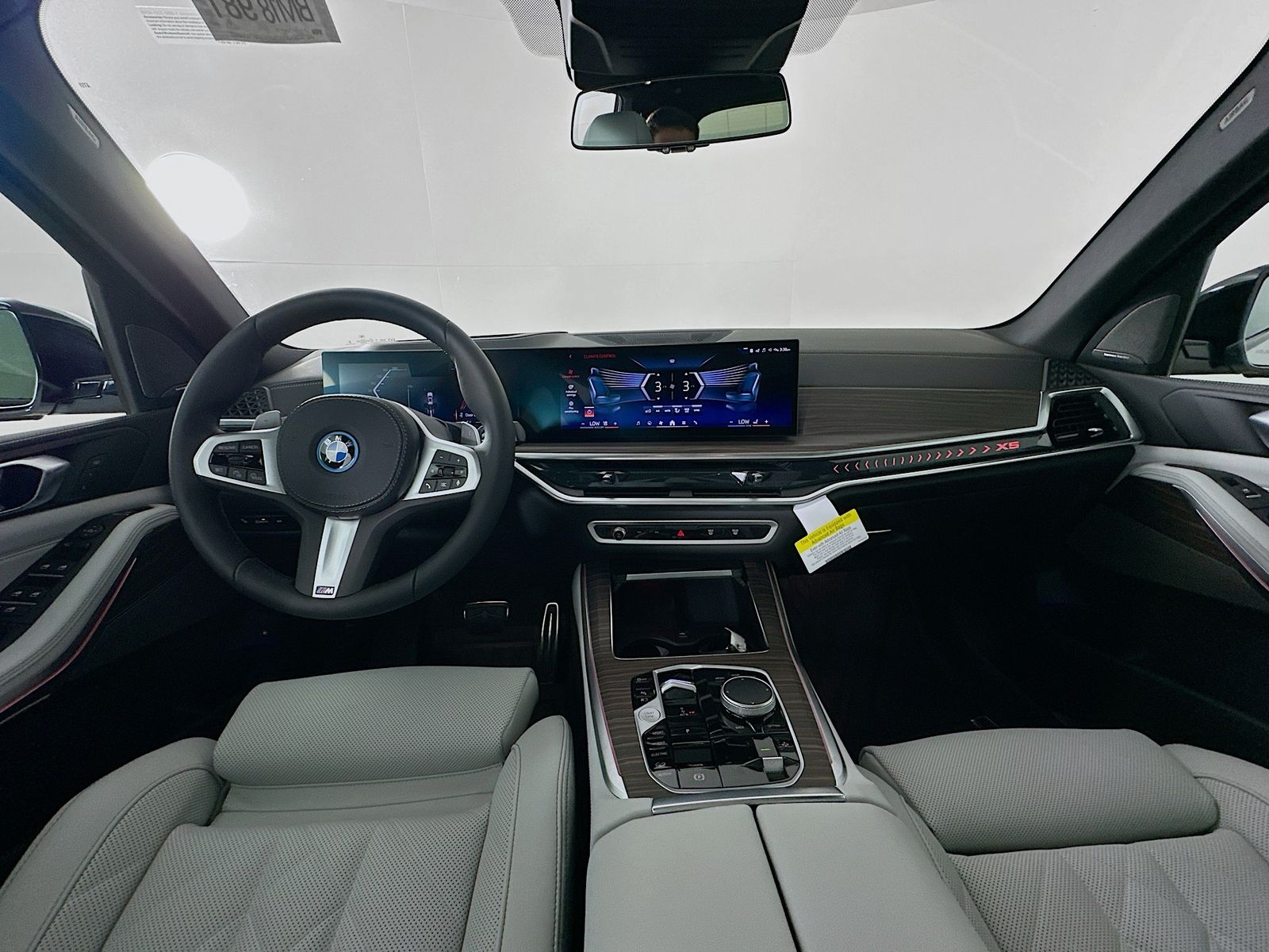 2026 BMW X5 50e - Photo 14