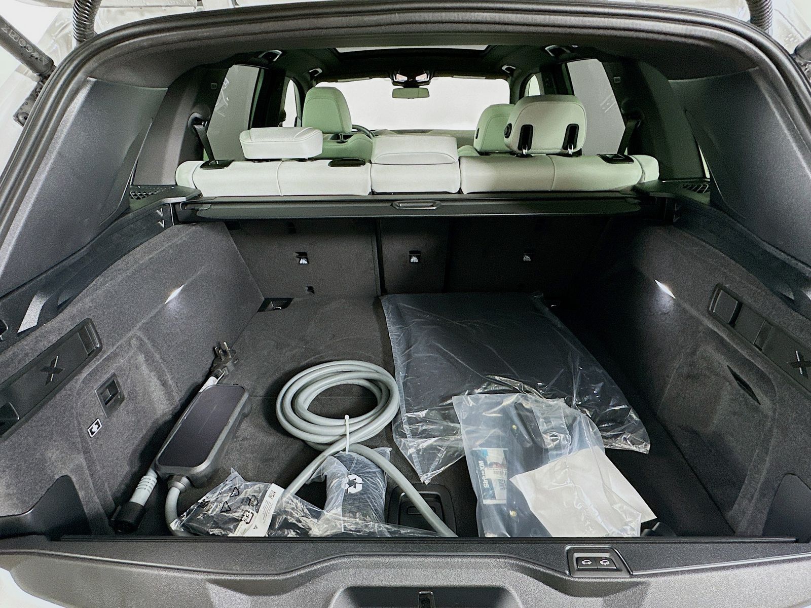 2026 BMW X5 50e - Photo 39