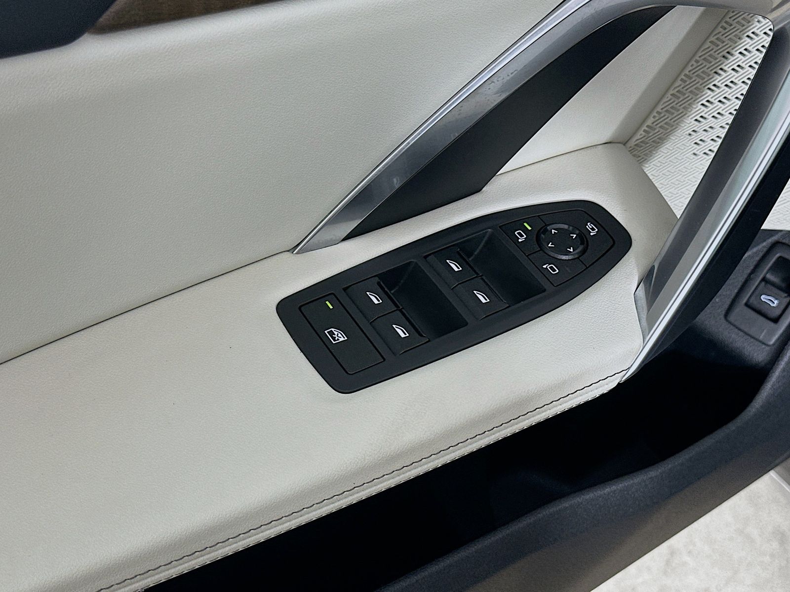 2026 BMW X1 28i - Photo 17