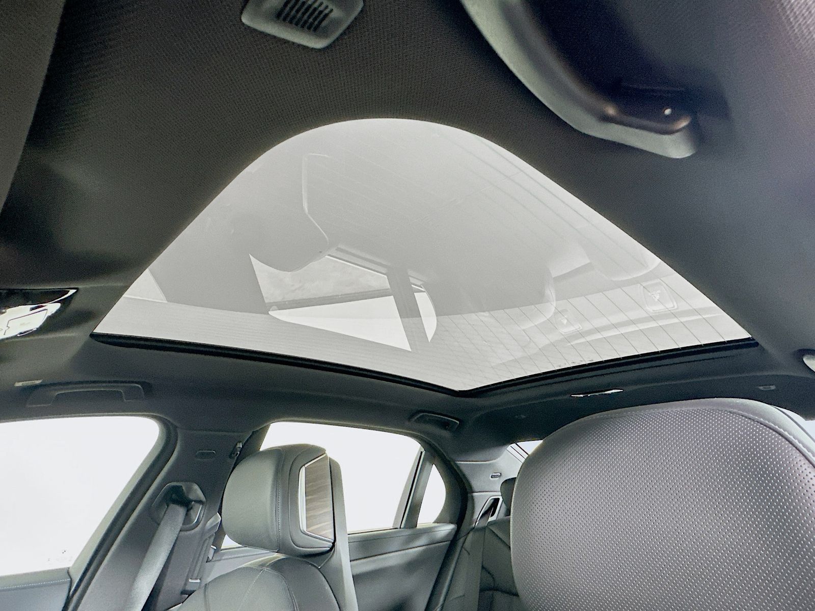2026 BMW 7 Series 750e - Photo 29