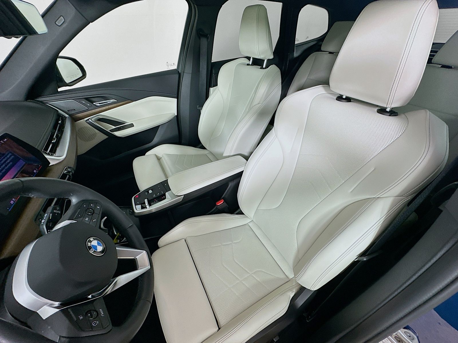 2026 BMW X1 28i - Photo 33