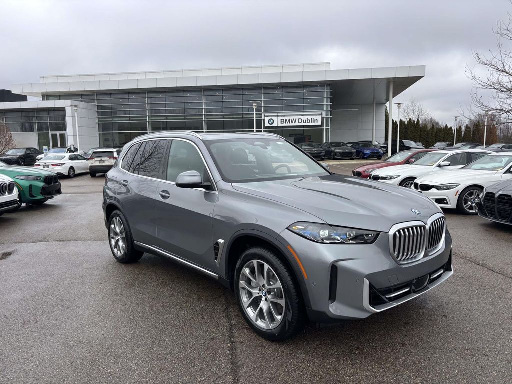 2026 BMW X5 xDrive50e's photo