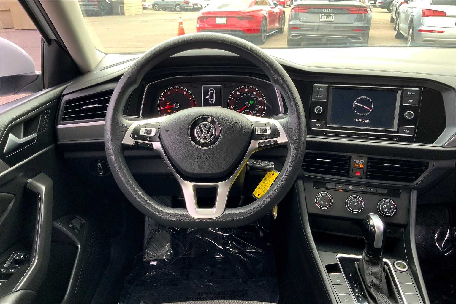 2021 Volkswagen Jetta S photo 2