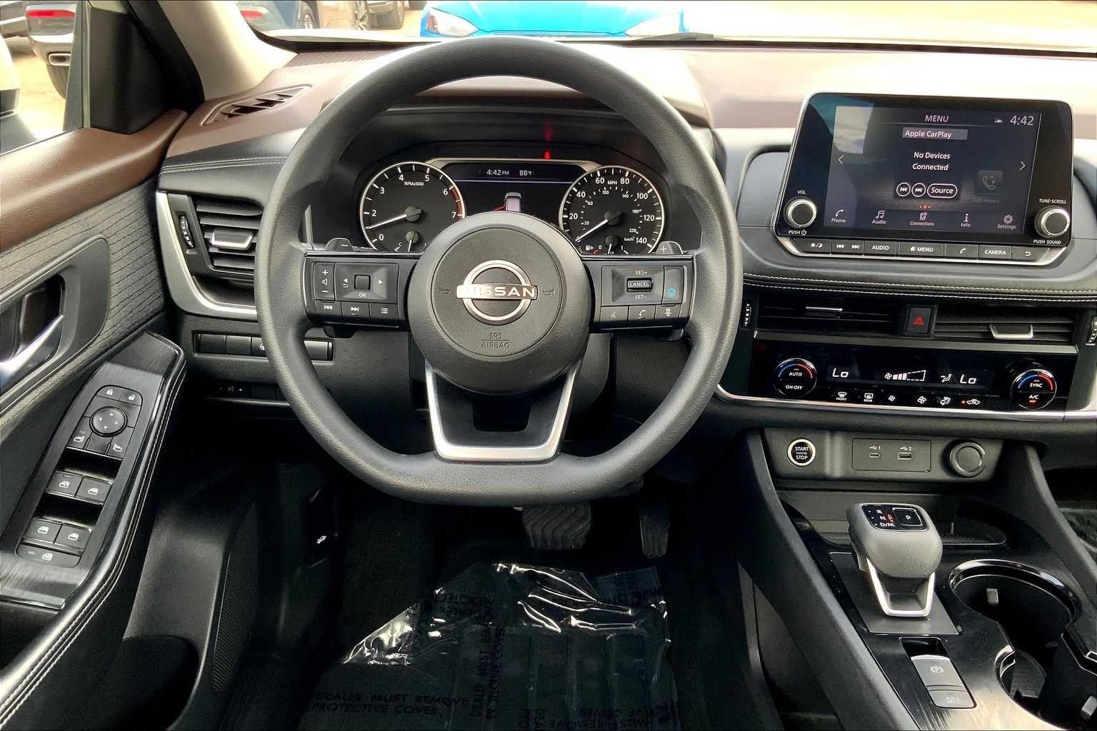 2023 Nissan Rogue SV photo 4
