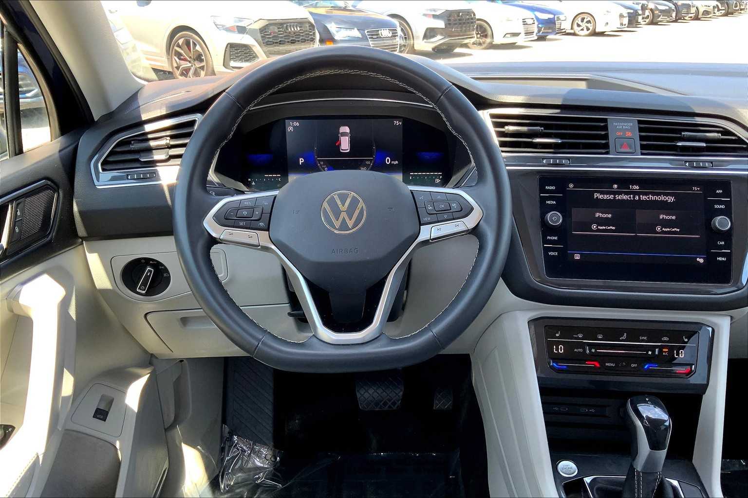 2022 Volkswagen Tiguan SE photo 4