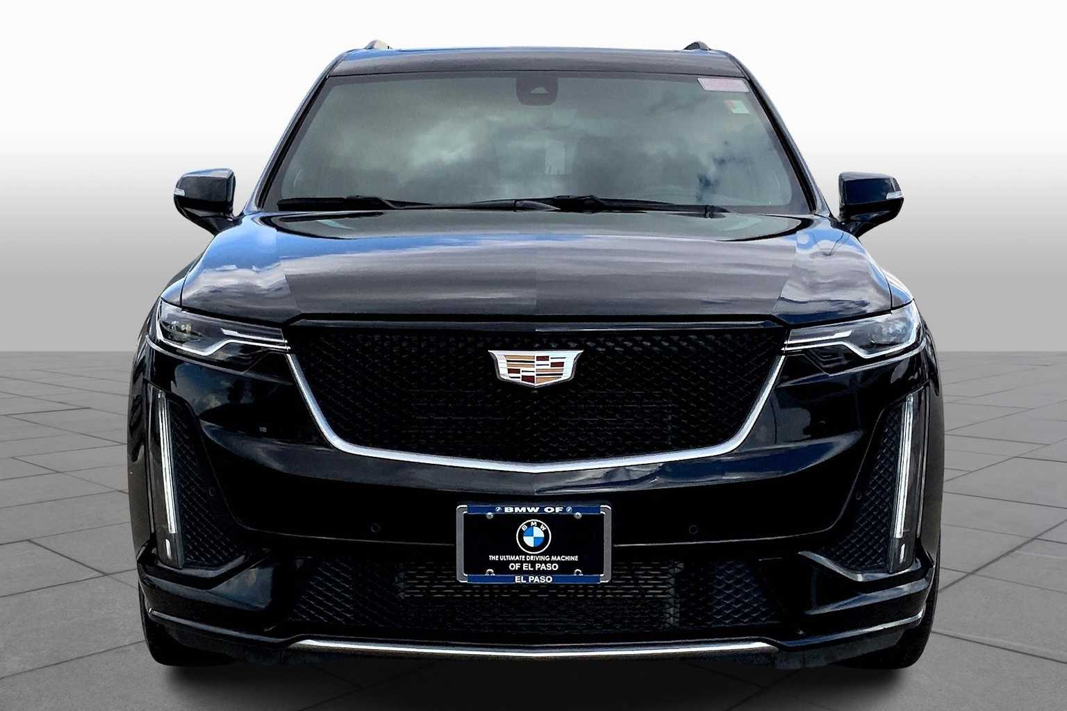 2023 Cadillac XT6 Sport photo 2