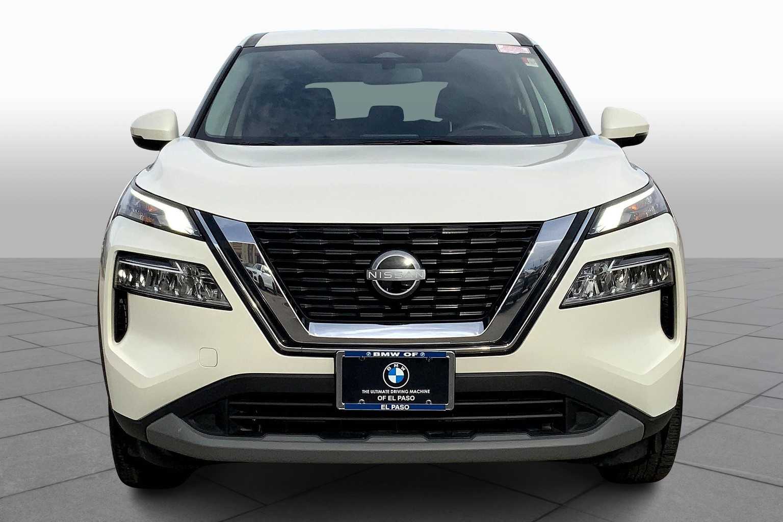 2023 Nissan Rogue SV photo 2