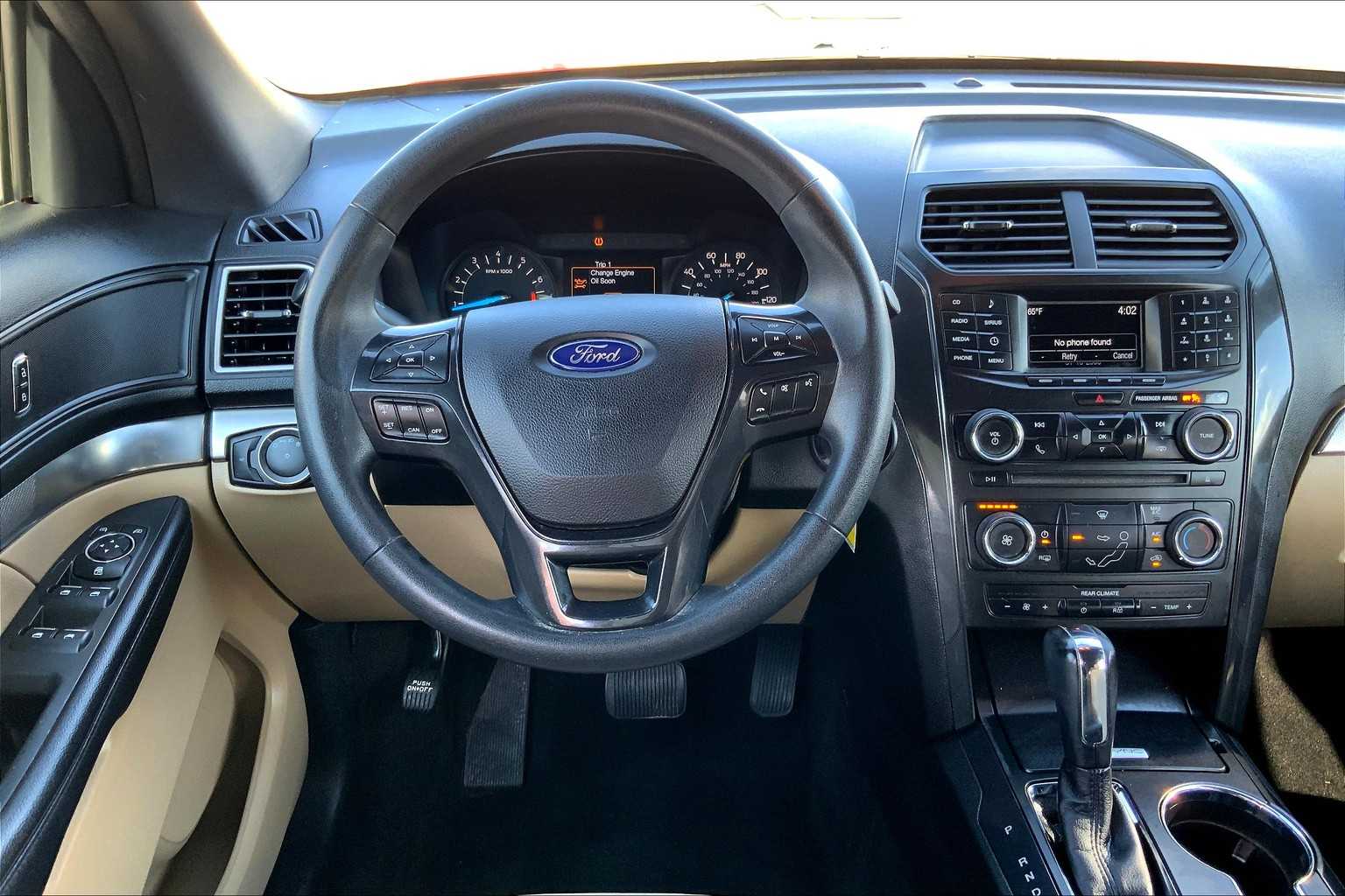 2017 Ford Explorer Base photo 4