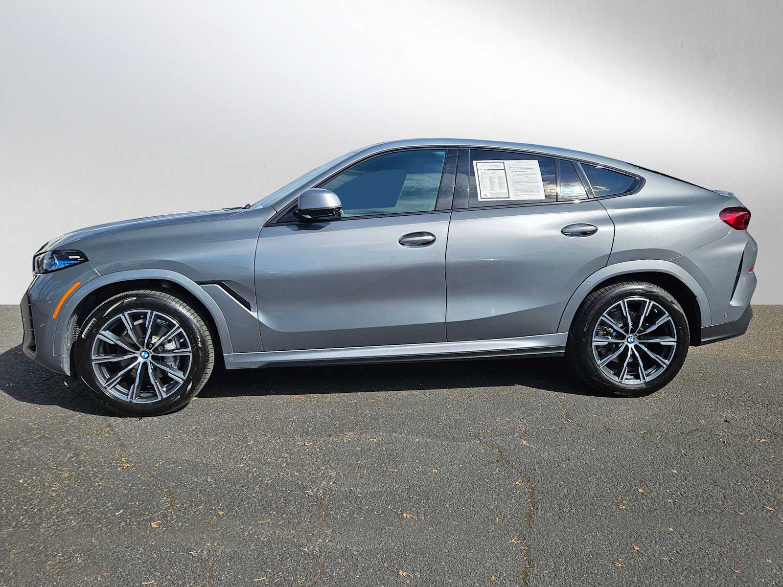 Used 2024 BMW X6 40i with VIN 5UX33EX09R9T16995 for sale in Eugene, OR