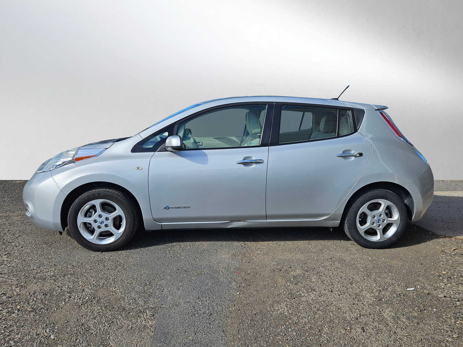 Used 2012 Nissan LEAF SL with VIN JN1AZ0CP1CT024316 for sale in Eugene, OR