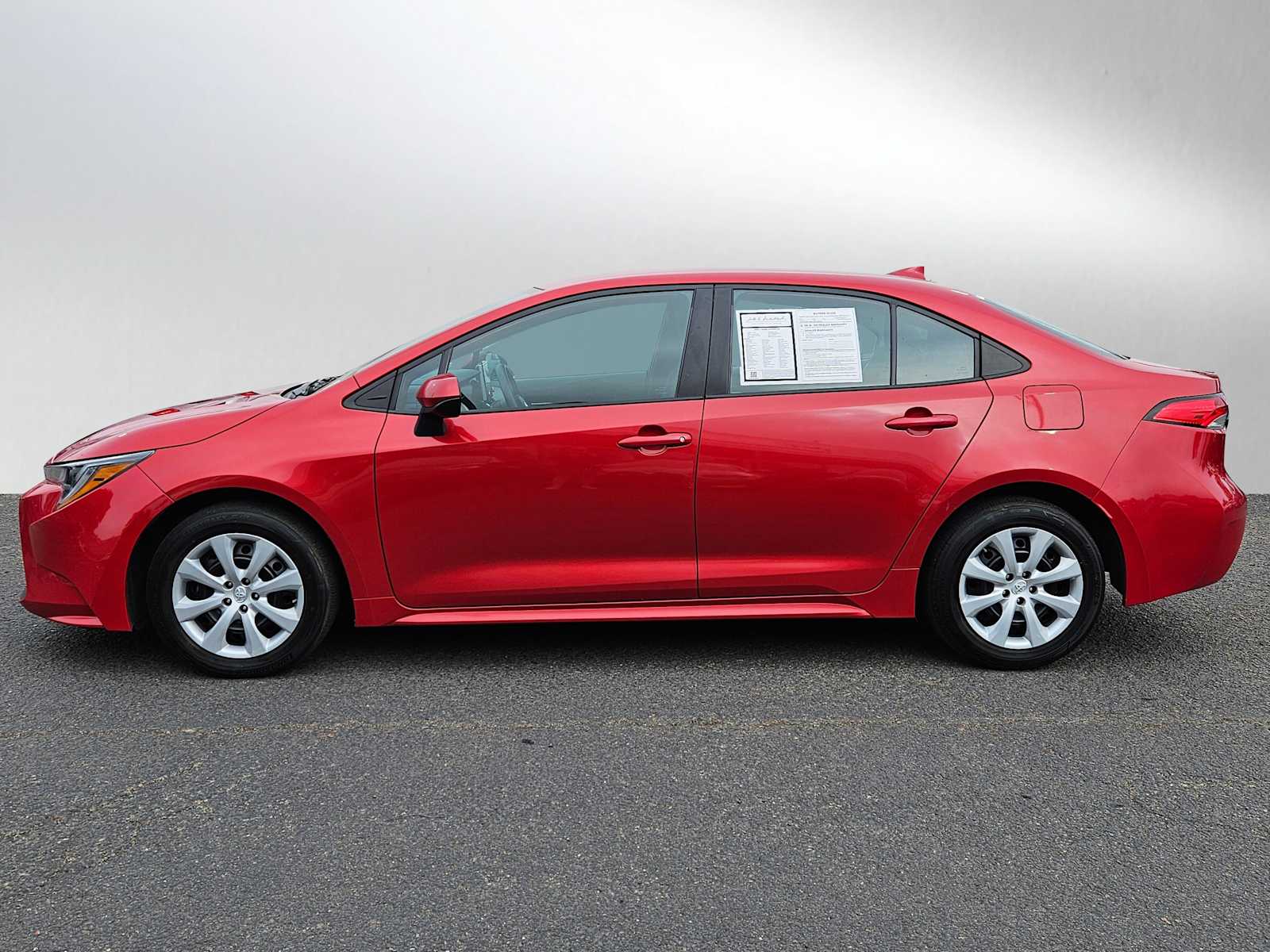 Used 2021 Toyota Corolla LE with VIN 5YFEPMAE0MP256783 for sale in Eugene, OR