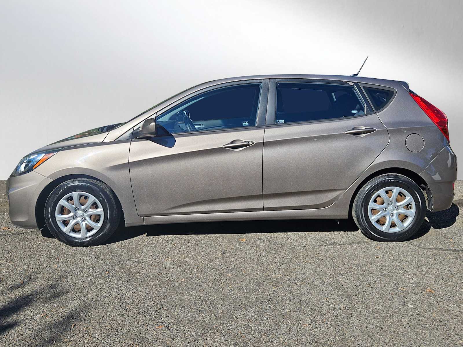 Used 2013 Hyundai Accent GS with VIN KMHCT5AE0DU112903 for sale in Eugene, OR