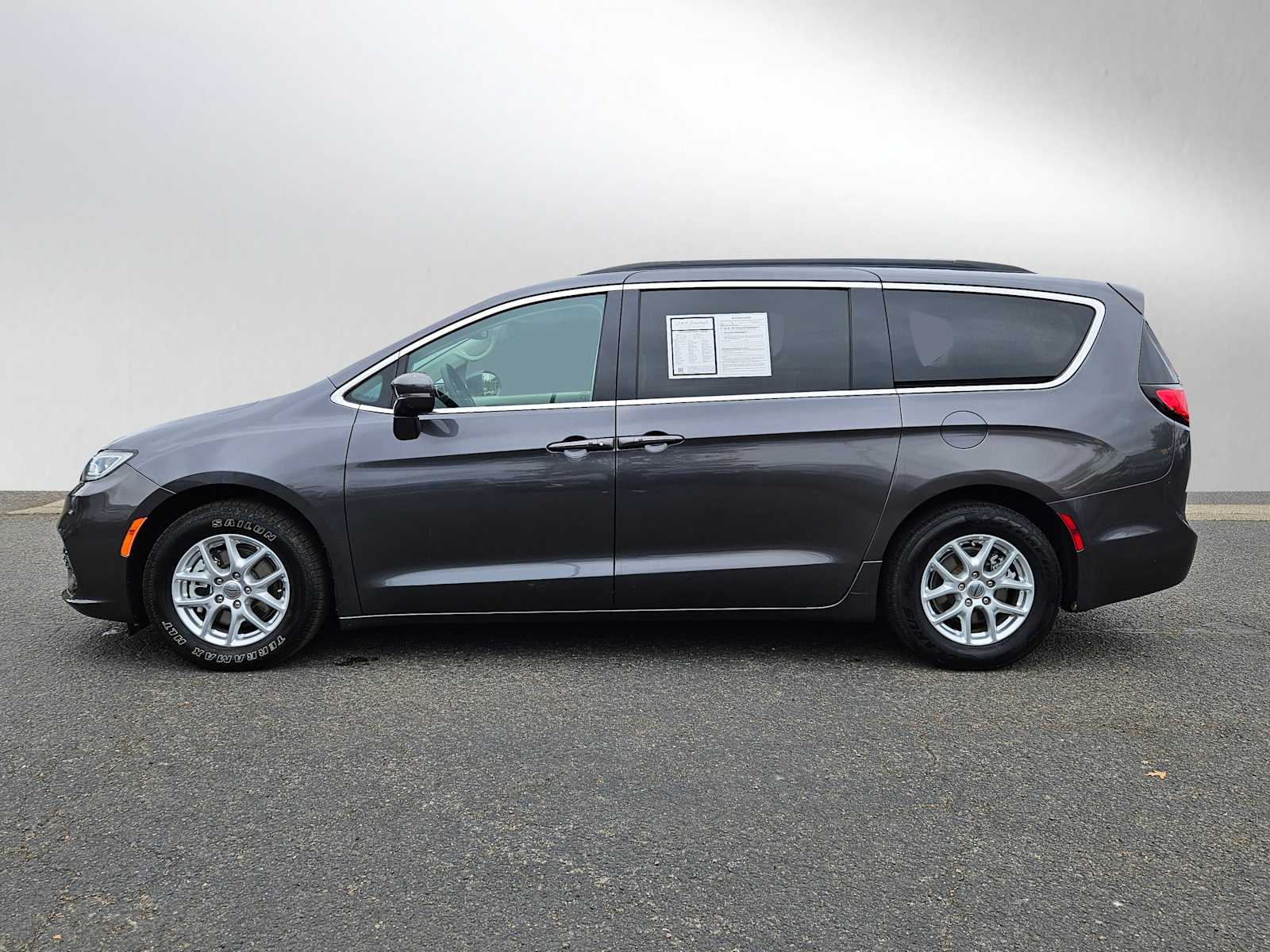 Used 2022 Chrysler Pacifica Touring L with VIN 2C4RC1BGXNR186545 for sale in Eugene, OR