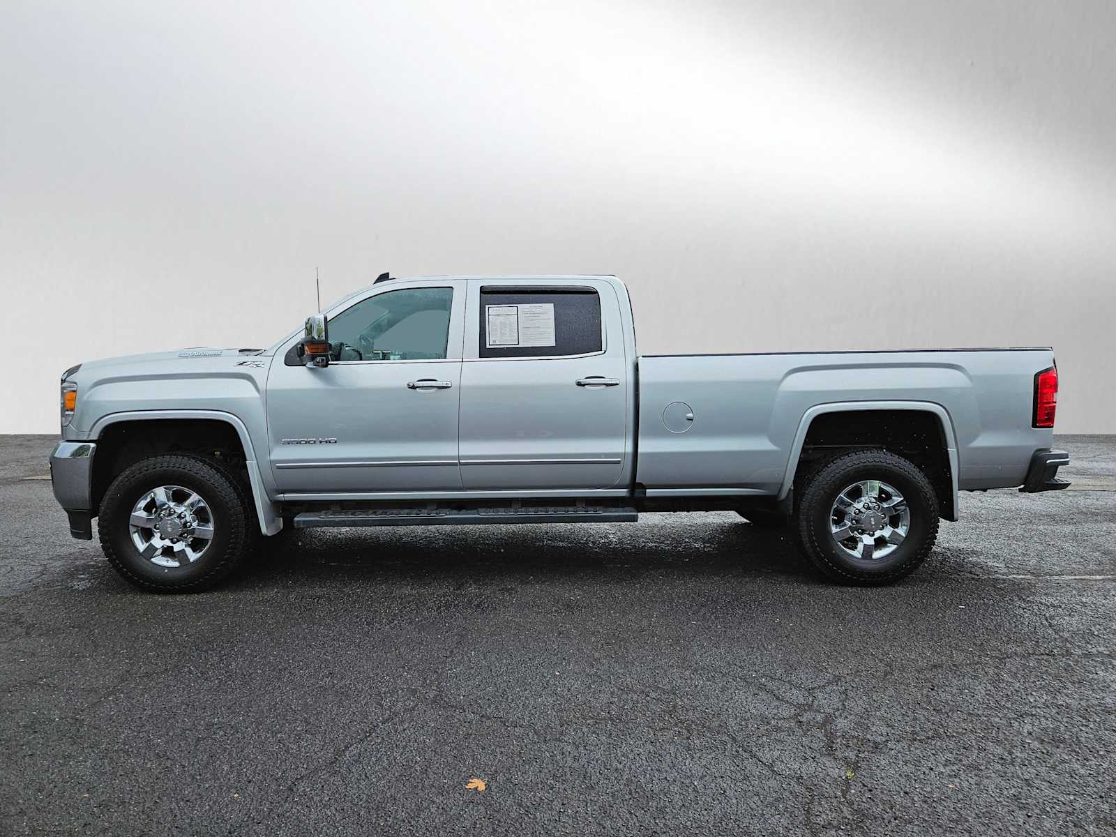 Used 2018 GMC Sierra 3500HD SLT with VIN 1GT42XEY9JF192178 for sale in Eugene, OR