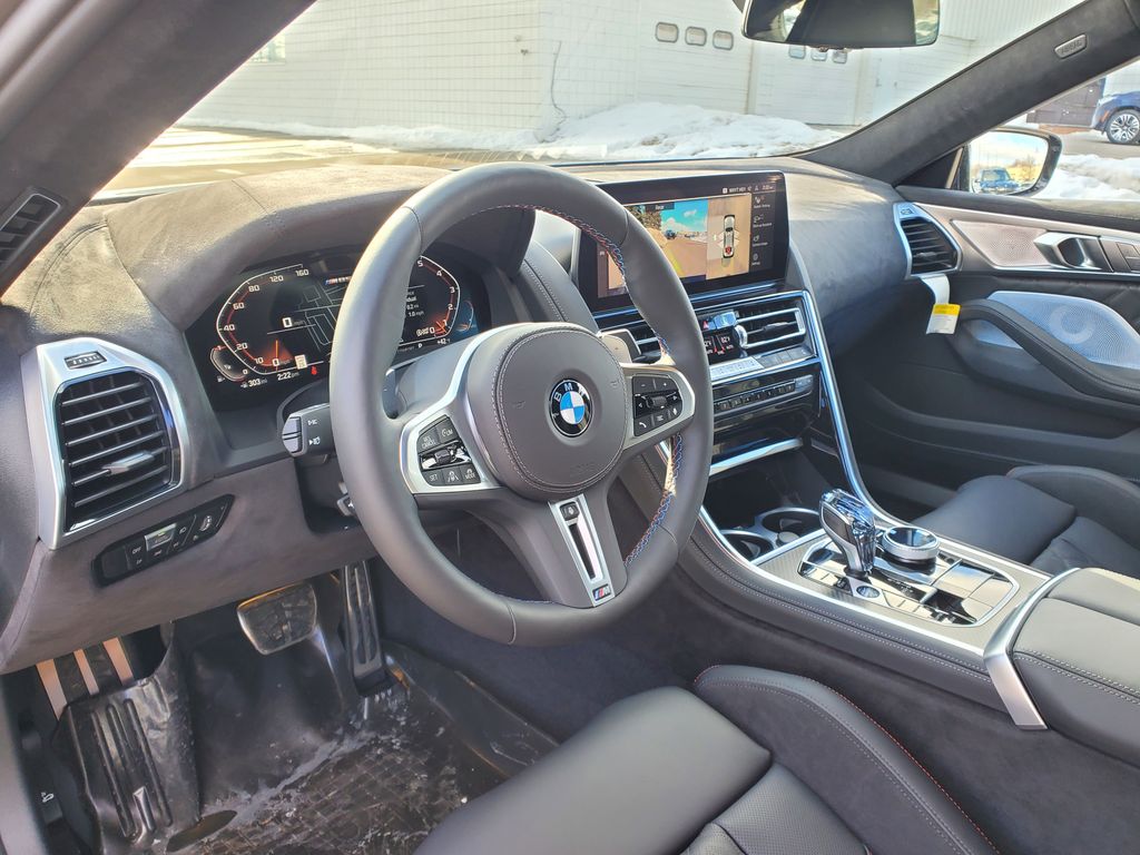 2026 BMW 8 Series M850i - Photo 10