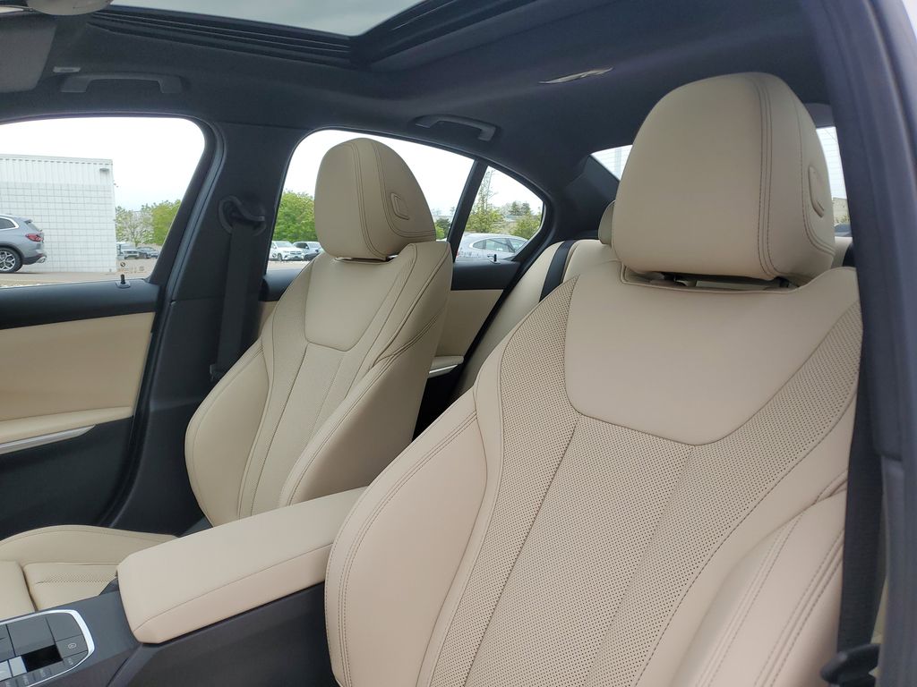 2026 BMW 3 Series 330i - Photo 7