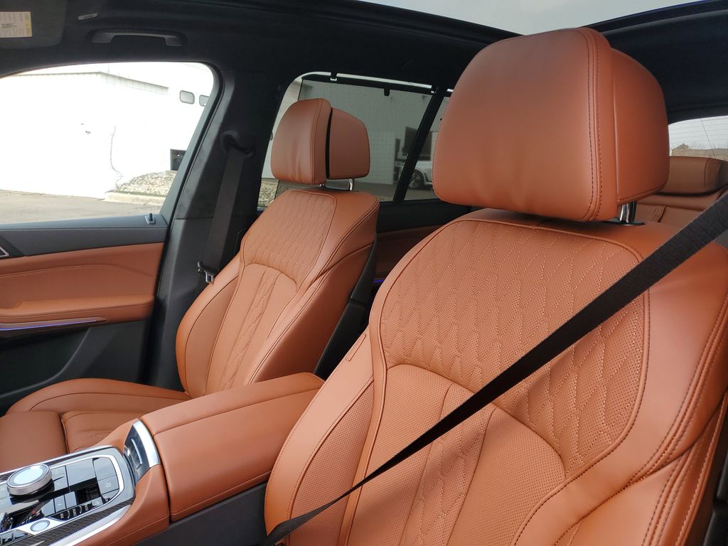 2026 BMW X5 M60i - Photo 7
