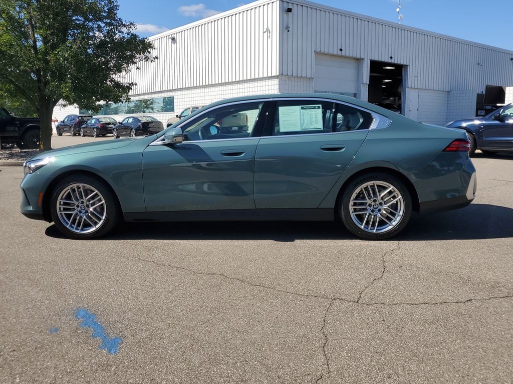 Certified 2024 BMW 530i xDrive Sedan