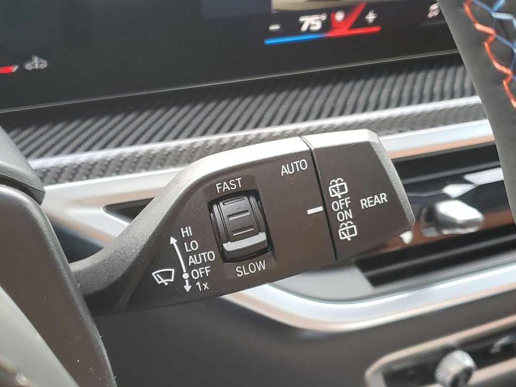 2026 BMW X5 M60i - Photo 16