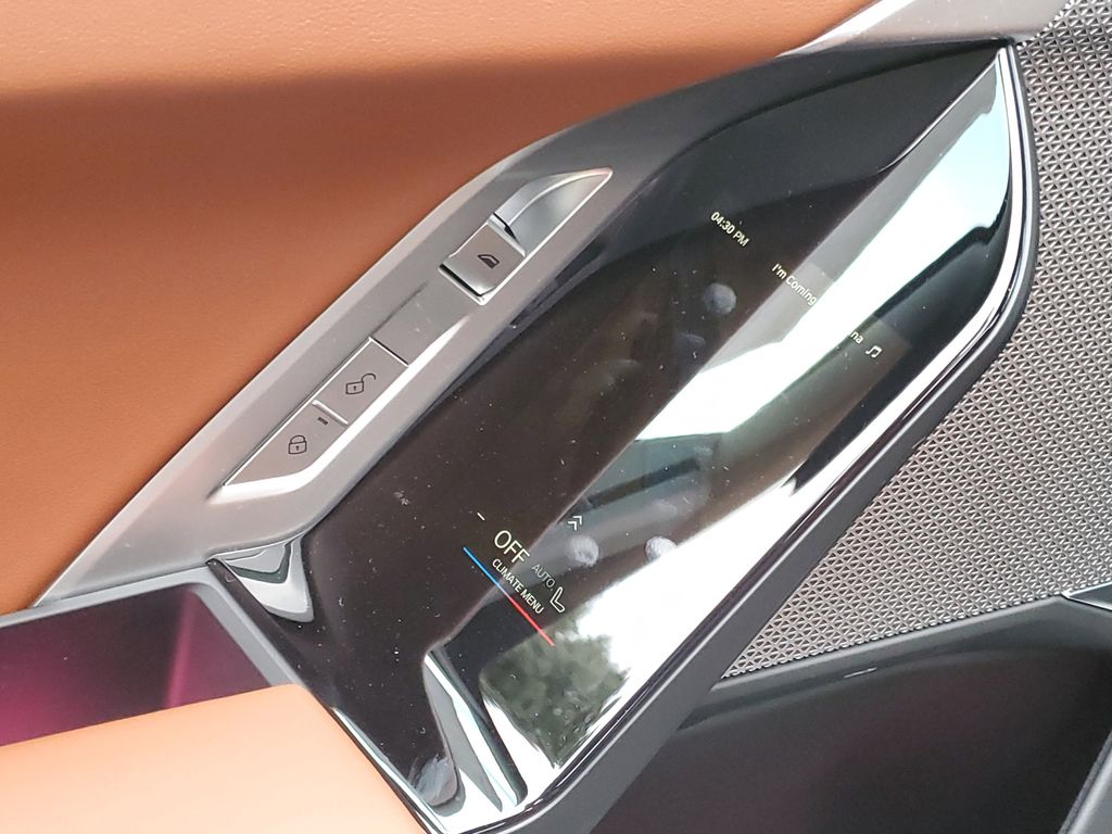 2025 BMW i7 50 - Photo 26