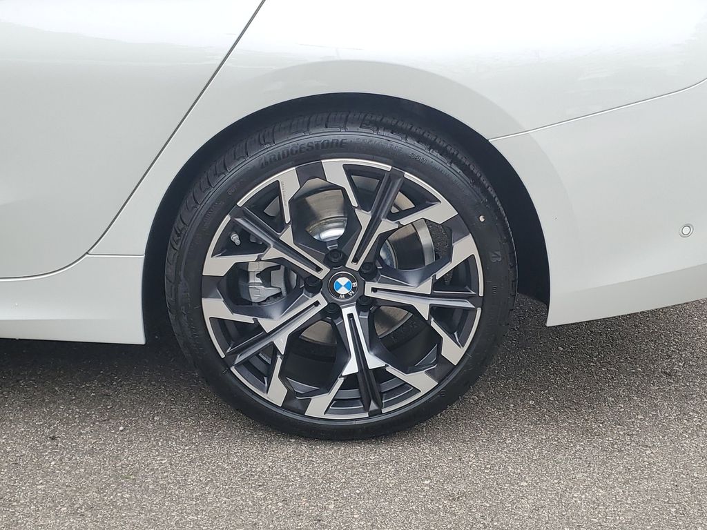 2026 BMW 3 Series 330i - Photo 27