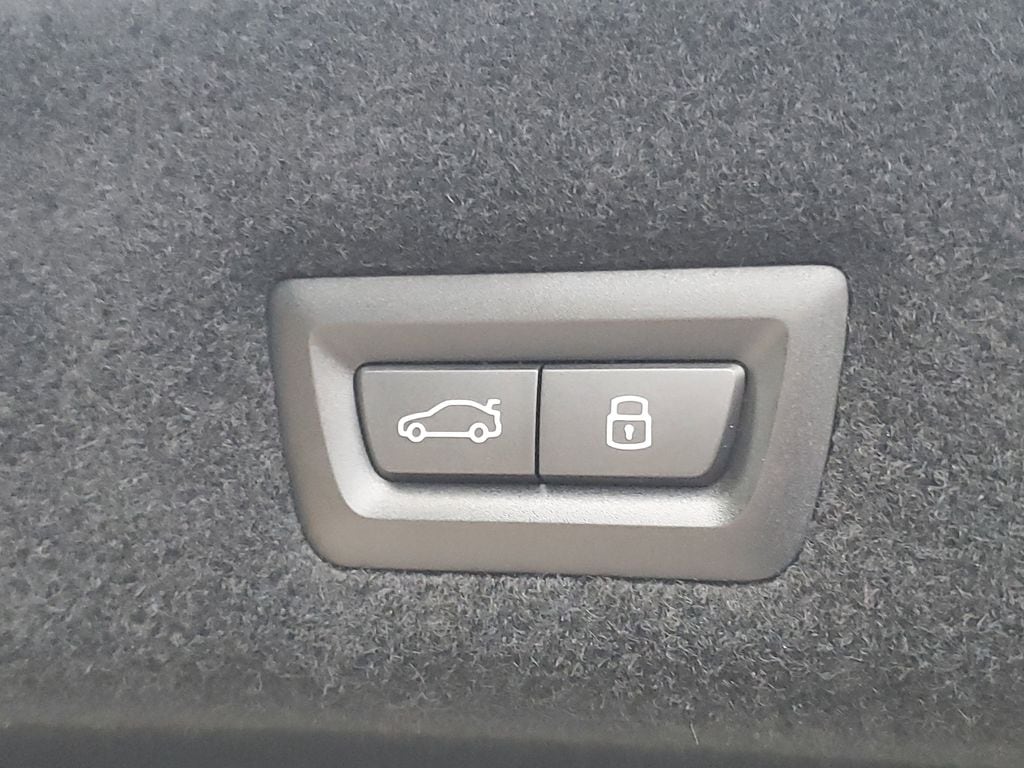 2025 BMW i7 50 - Photo 28