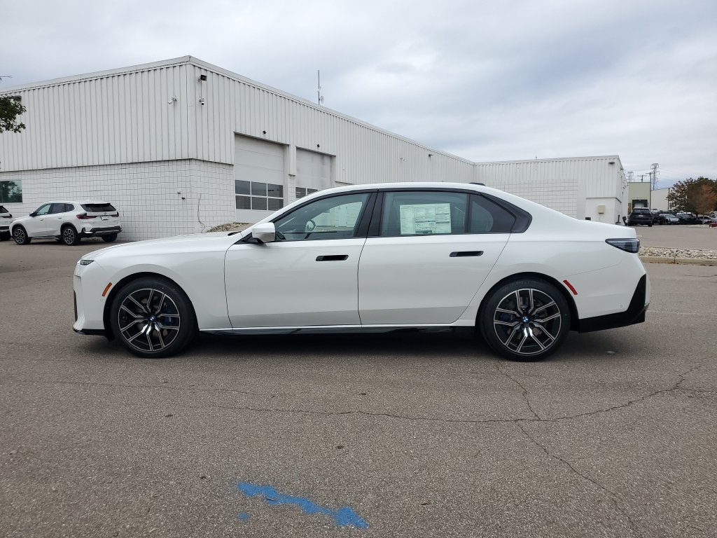 New 2027 BMW 740i xDrive Sedan