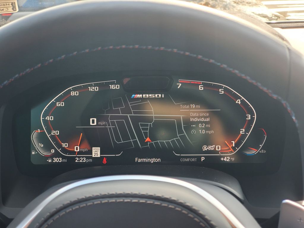 2026 BMW 8 Series M850i - Photo 15