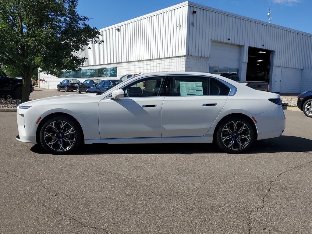 New 2027 BMW 740i xDrive Sedan