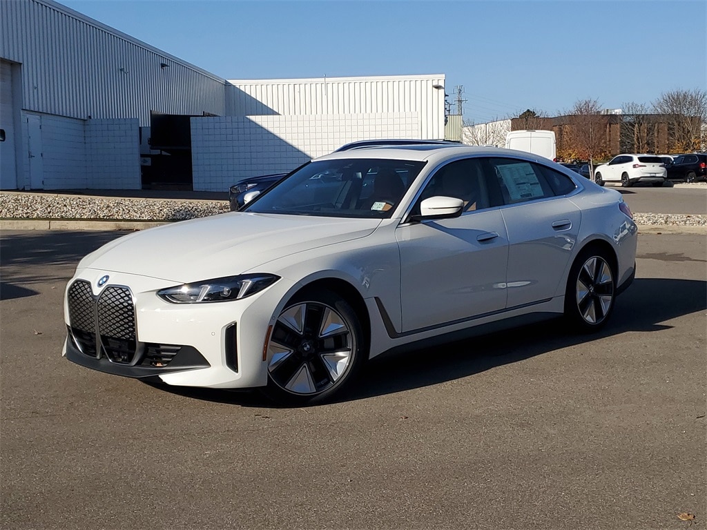 2025 BMW i4 40's photo