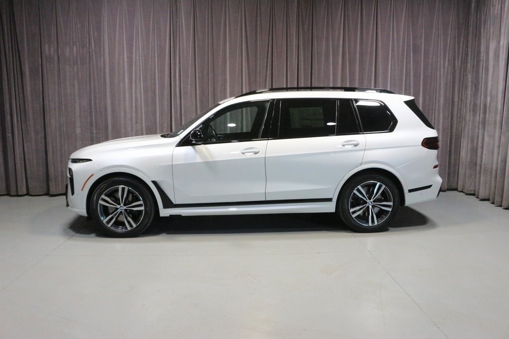 2025 Bmw X7 M60i photo 2