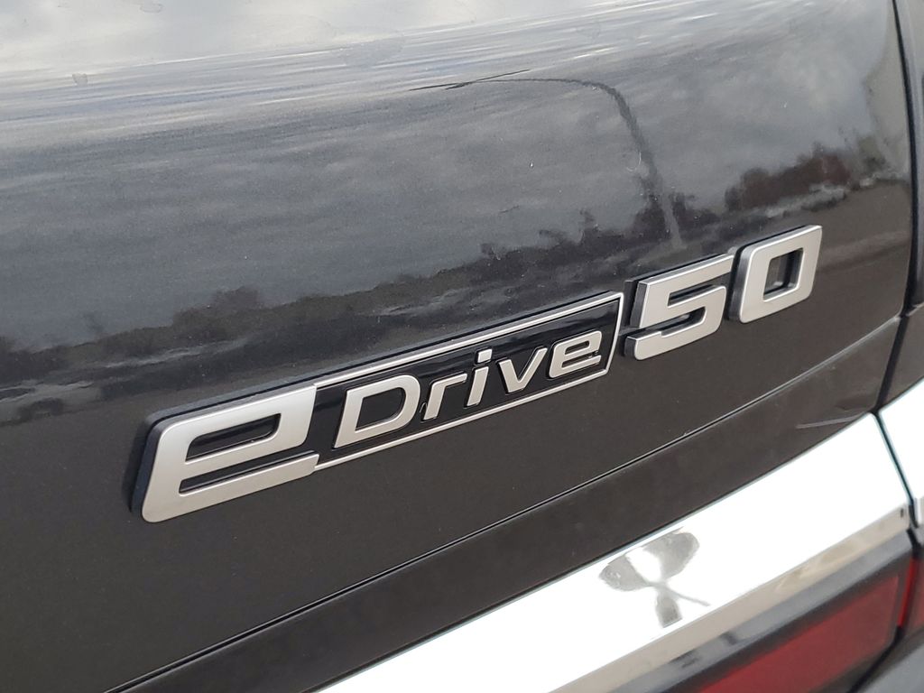 2025 BMW i7 50 - Photo 31