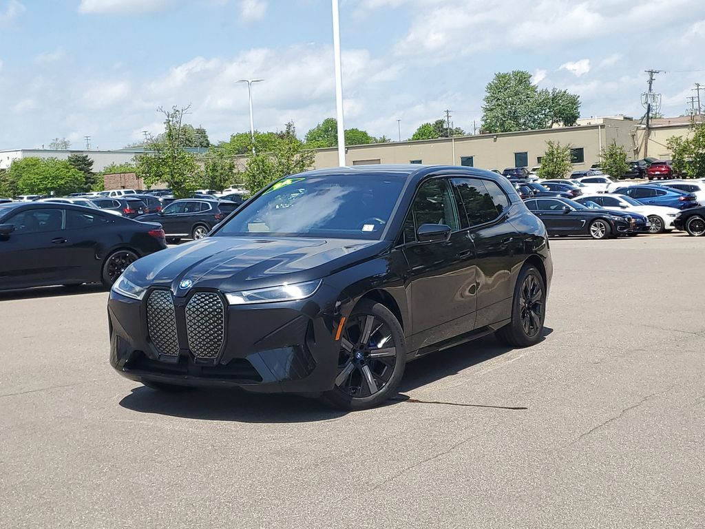 2024 BMW iX xDrive50's photo