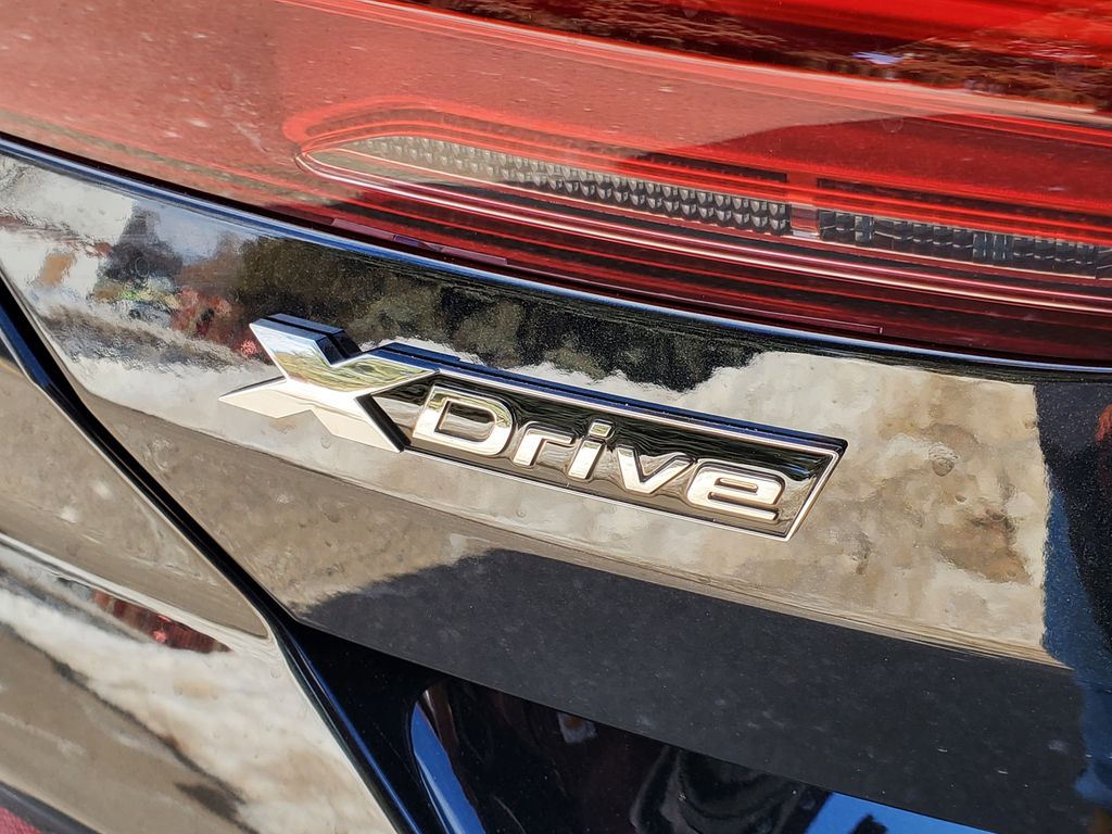 2026 BMW 8 Series M850i - Photo 30